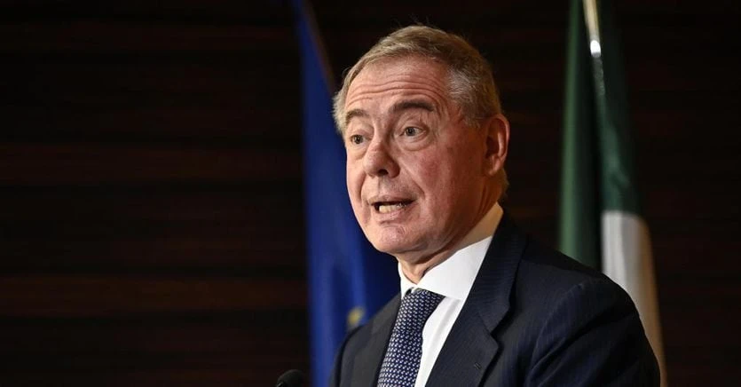 Materie critiche e fondo sovrano: il ministro Urso a caccia di investitori in Arabia