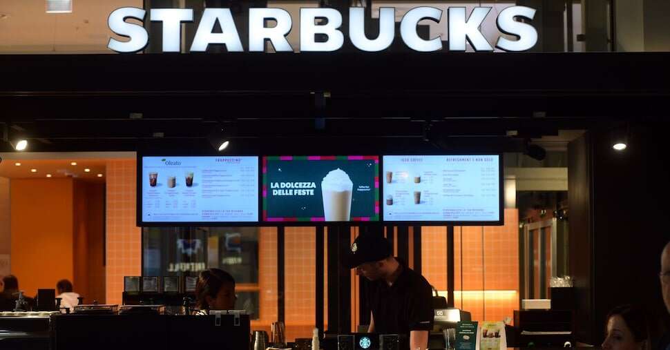 Debutta il nuovo ad di Starbucks: il rally di Wall Street e le incognite del mercato