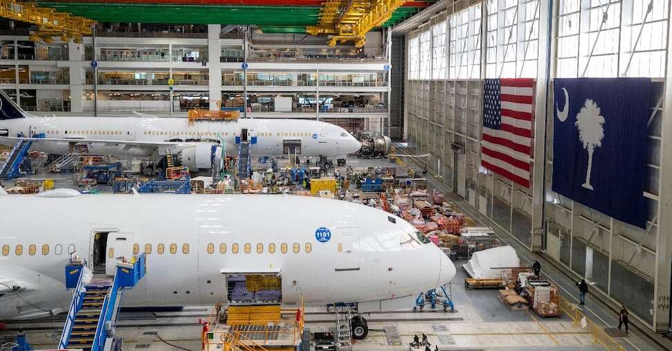 Boeing, il Dreamliner supera i test di resistenza del materiale composito