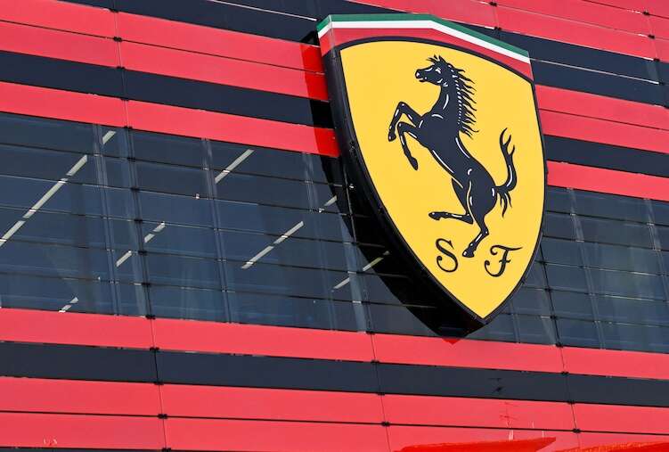 Ferrari ai nuovi massimi storici, Barclays scommette già sul 2024