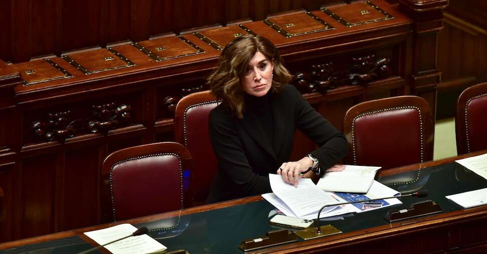 Mur, Bernini pronta al confronto con la Crui