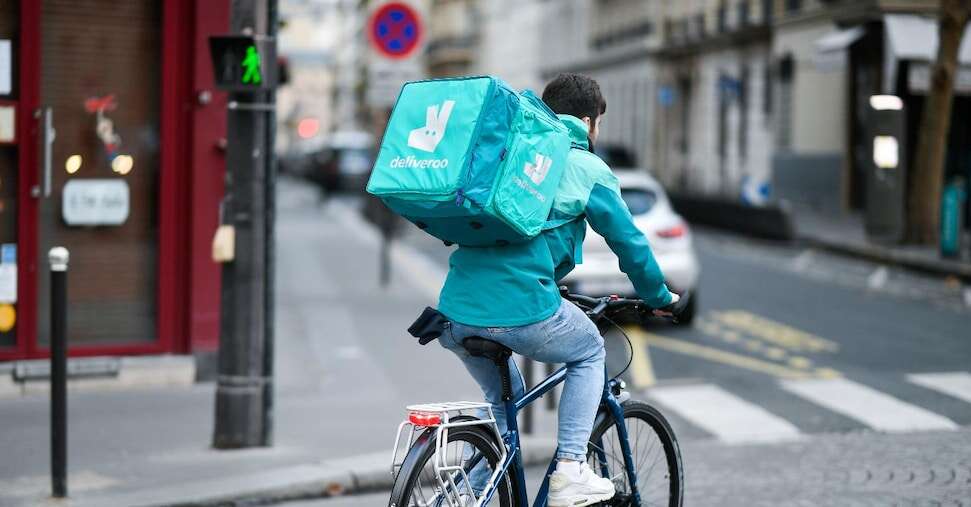 Deliveroo festeggia a Londra, conti semestrali per la prima volta in utile