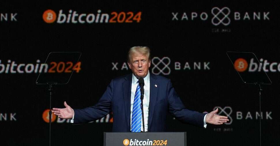 Trump: «Bitcoin è una rivoluzione come è stato l’acciaio 100 anni fa. Con me andrà sulla luna»