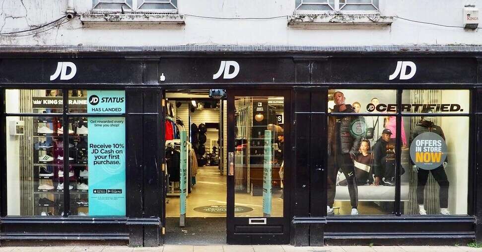 JD Sports scivola a Londra, Barclays taglia valutazione a 