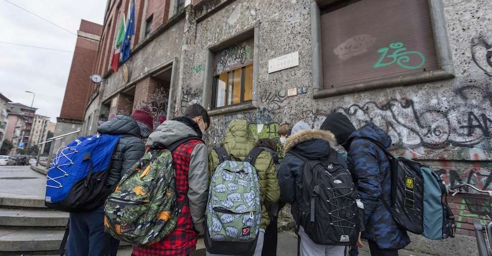 Caro scuola, gli studenti insistono: «+23% in 4 anni». I librai: «Basta speculazioni»