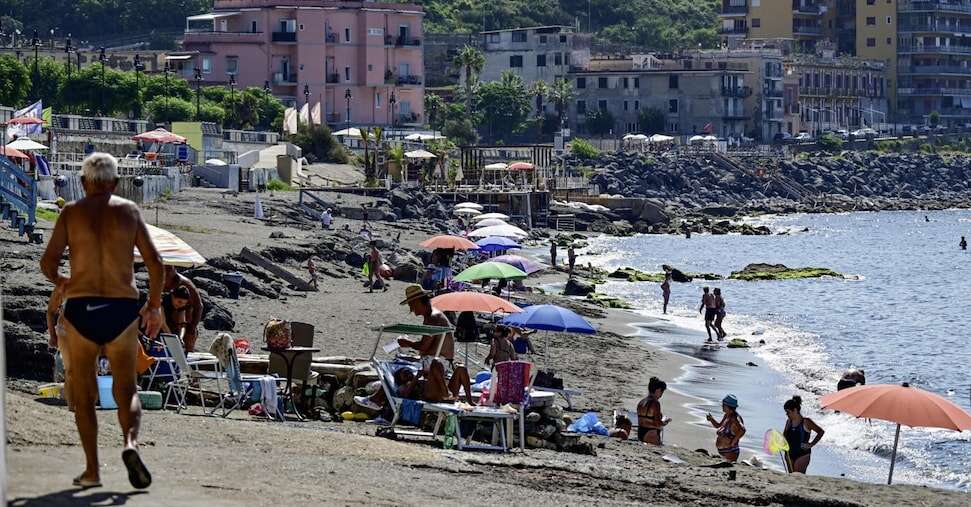 Caldo record in Italia, ecco le zone più a rischio. Torna l’emergenza incendi