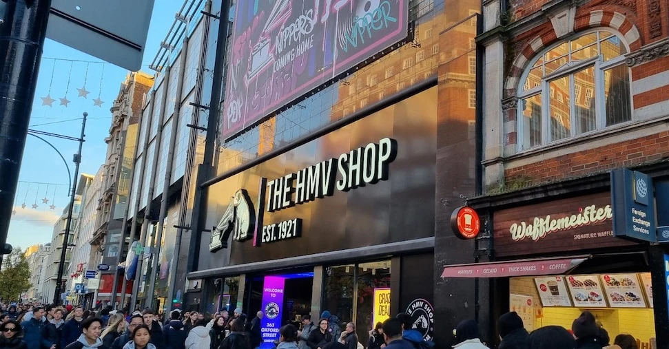 Il vinile fa risorgere i negozi di dischi: riapre lo storico HMV di Londra