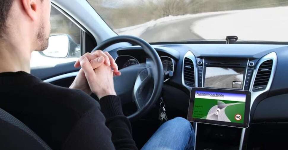 Auto a guida autonoma, a rischio una sfida globale da 400 miliardi