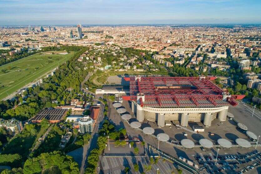 Vivere vicino allo stadio costa quasi 5mila euro al mq a Roma e Milano (ma meno di 1500 a Torino)