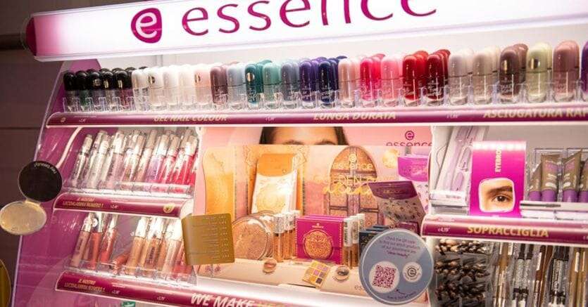 Make-up, il brand Essence arriva da Acqua & Sapone