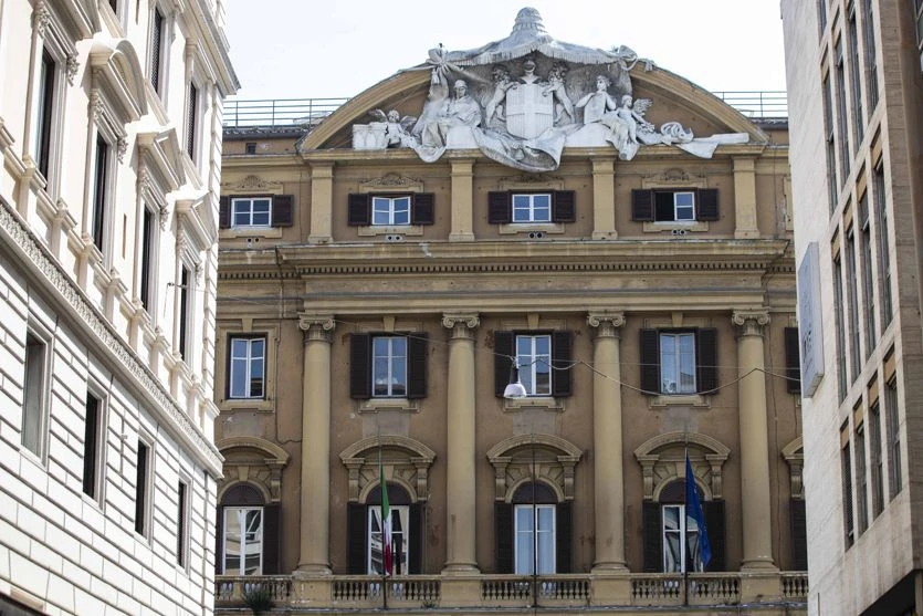 Banche, per gli analisti il tetto al prelievo dimezza l'impatto in una forchetta tra 2 e 2,5 miliardi