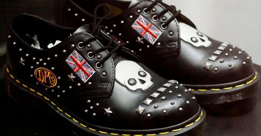 Dr Martens a picco a Londra, affondato da profit warning e conti semestrali