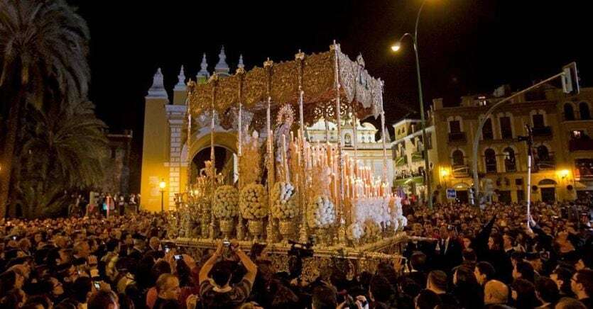 La Semana Santa tra rito e festa, processioni e dolci