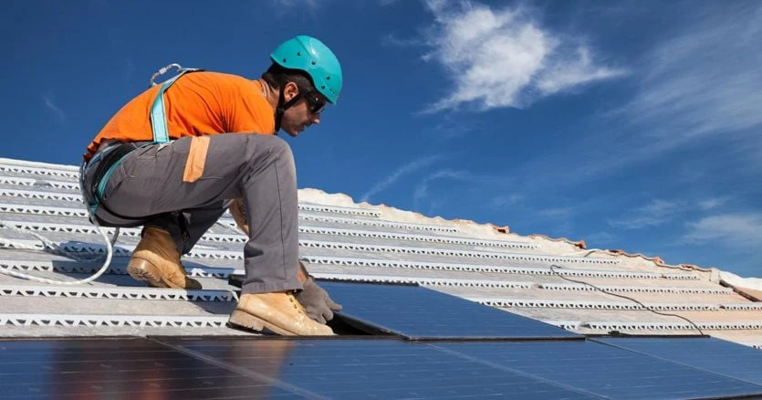 Assunzioni in crescita nel 2024: energia, commercio, It e trasporti i settori che trainano il mercato