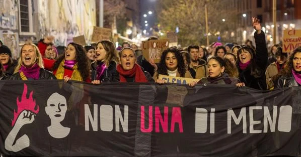 Violenza donne, allarme Save the Children : in 9 mesi 9.272 chiamate a numero emergenza