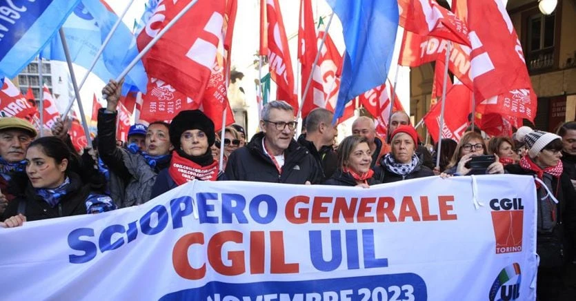 Manovra, nuovo round governo-imprese. Martedì tocca ai sindacati. Sciopero anche oggi