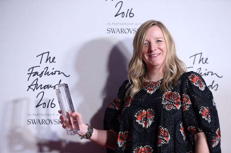 Givenchy nomina Sarah Burton nuova direttrice creativa