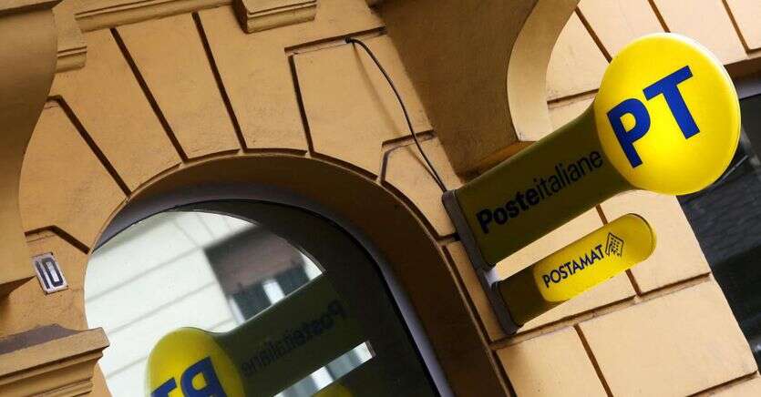 Poste debole in Borsa dopo i conti, risultati trimestre sotto attese