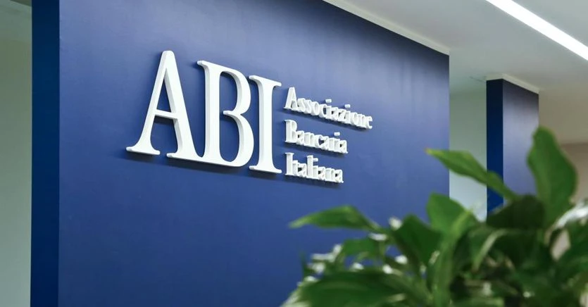 Bancari Abi, l’aumento del nuovo contratto è 8 punti sopra l’inflazione