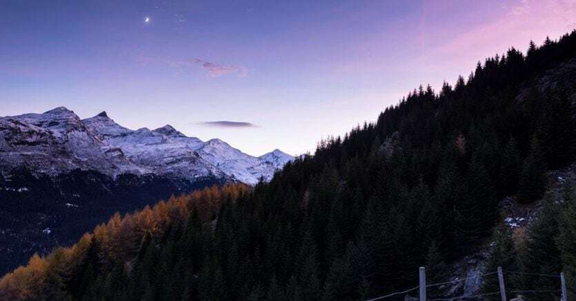 La piccola Vals dove acqua, pietra e natura convivono in armonia