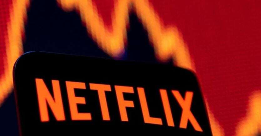 Netflix: abbonamento è solo per nucleo domestico, non si può condividere al di fuori