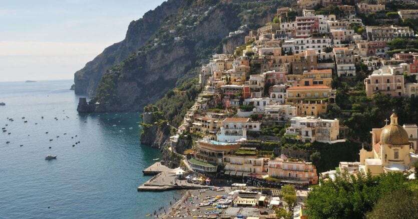 A spasso per Positano con sosta a Villa Treville tra le stanze di Franco Zeffirelli