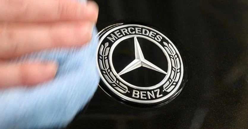 Mercedes-Benz alza le stime sugli utili, anche grazie alla corsa dei furgoni