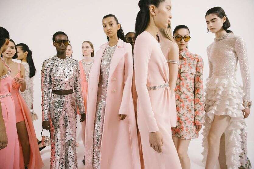 La moda generosa degli autori, da Anderson (Loewe) a Giambattista Valli