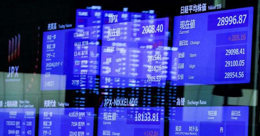 Borse, Tokyo apre poco variata. Piazze cinesi miste