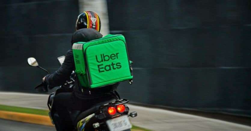 Uber Eats lascia l’Italia: crescita non in linea con le aspettative