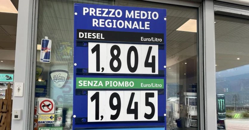 Carburanti: tornano i cartelli con i prezzi medi, sospesa la sentenza del Tar