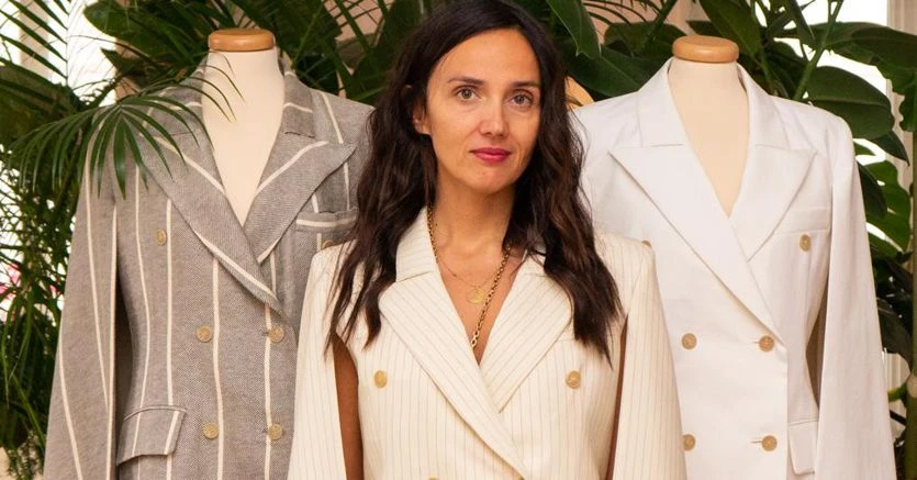 Federica Bonifaci trasforma la cappa sartoriale in un capo moderno e flessibile