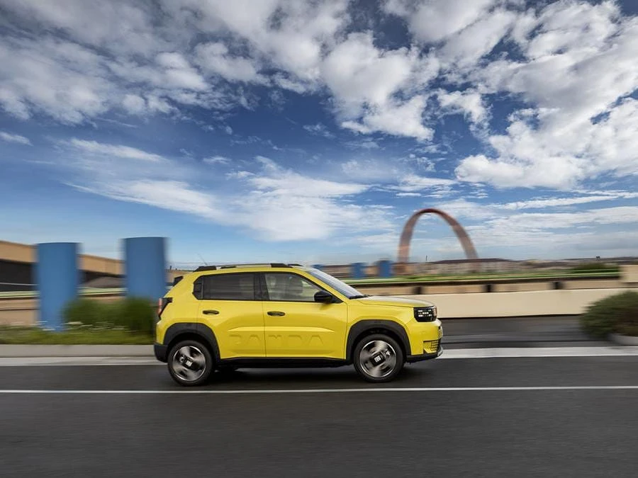 Fiat Grande Panda, le foto ufficiali anche degli interni