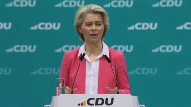 Von der Leyen: AfD fa propaganda per Putin e poi parla di patria...