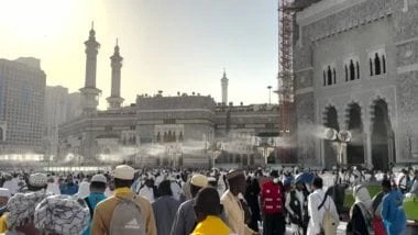 Pellegrini musulmani sfidano il caldo alla Mecca per l'Hajj