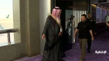 Ucraina, visita a sorpresa di Zelensky in Arabia Saudita