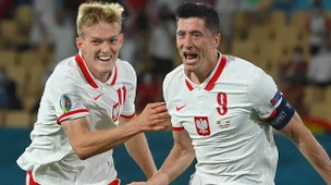Lewandowski hält Polen im EM-Rennen