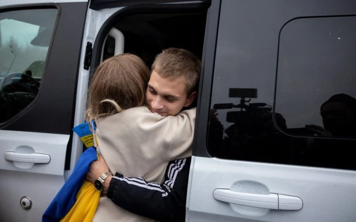 Стінг, Марина Абрамович та інші світові митці записали відео на захист викрадених РФ дітей