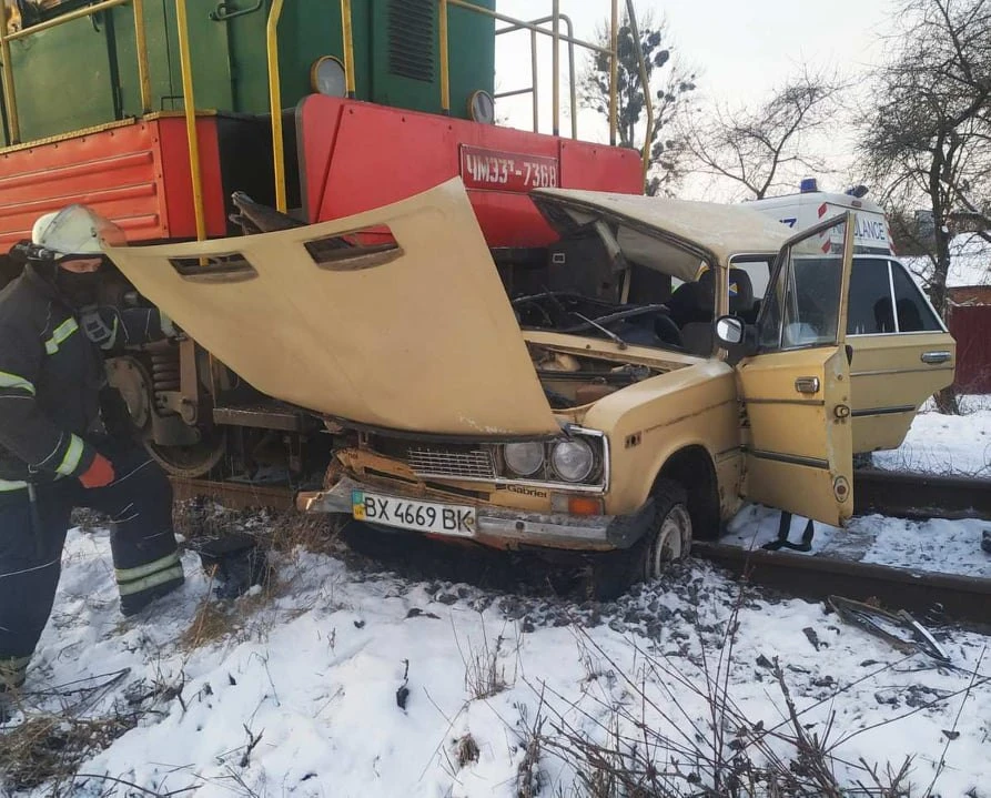 Під Вінницею дизель протаранив легковик, водій у реанімації