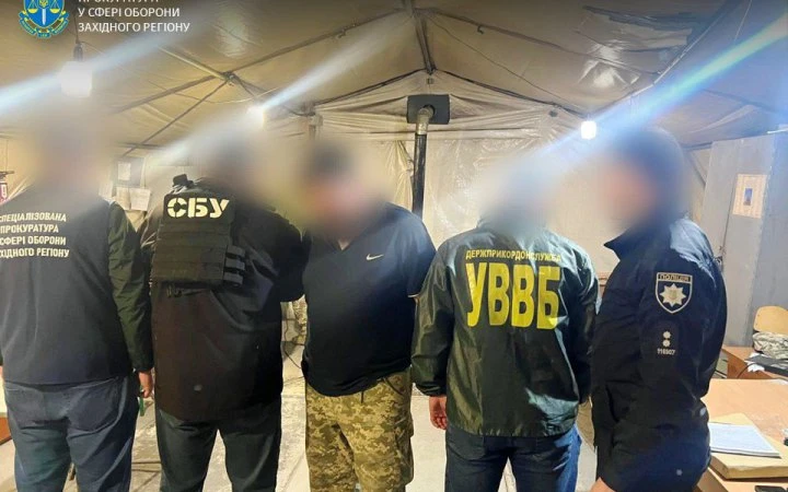 На Львівщині керівник АТП 
