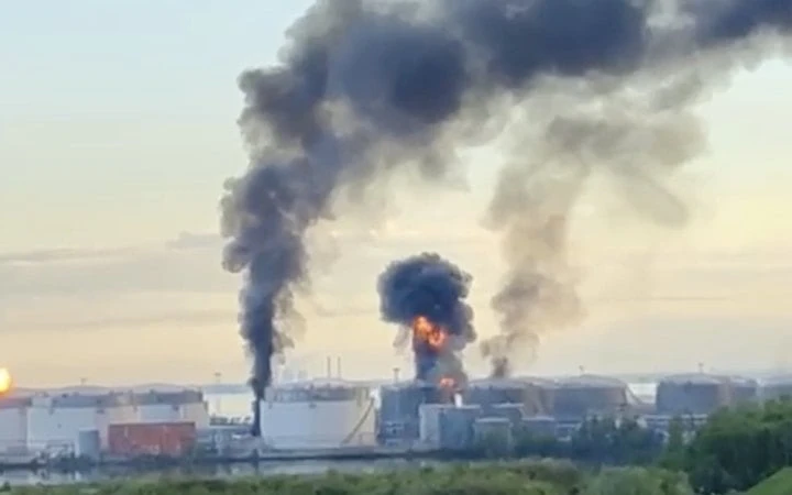 Зеленський підтвердив удари по Петербурзькому нафтовому терміналу та базі в Кронштадті