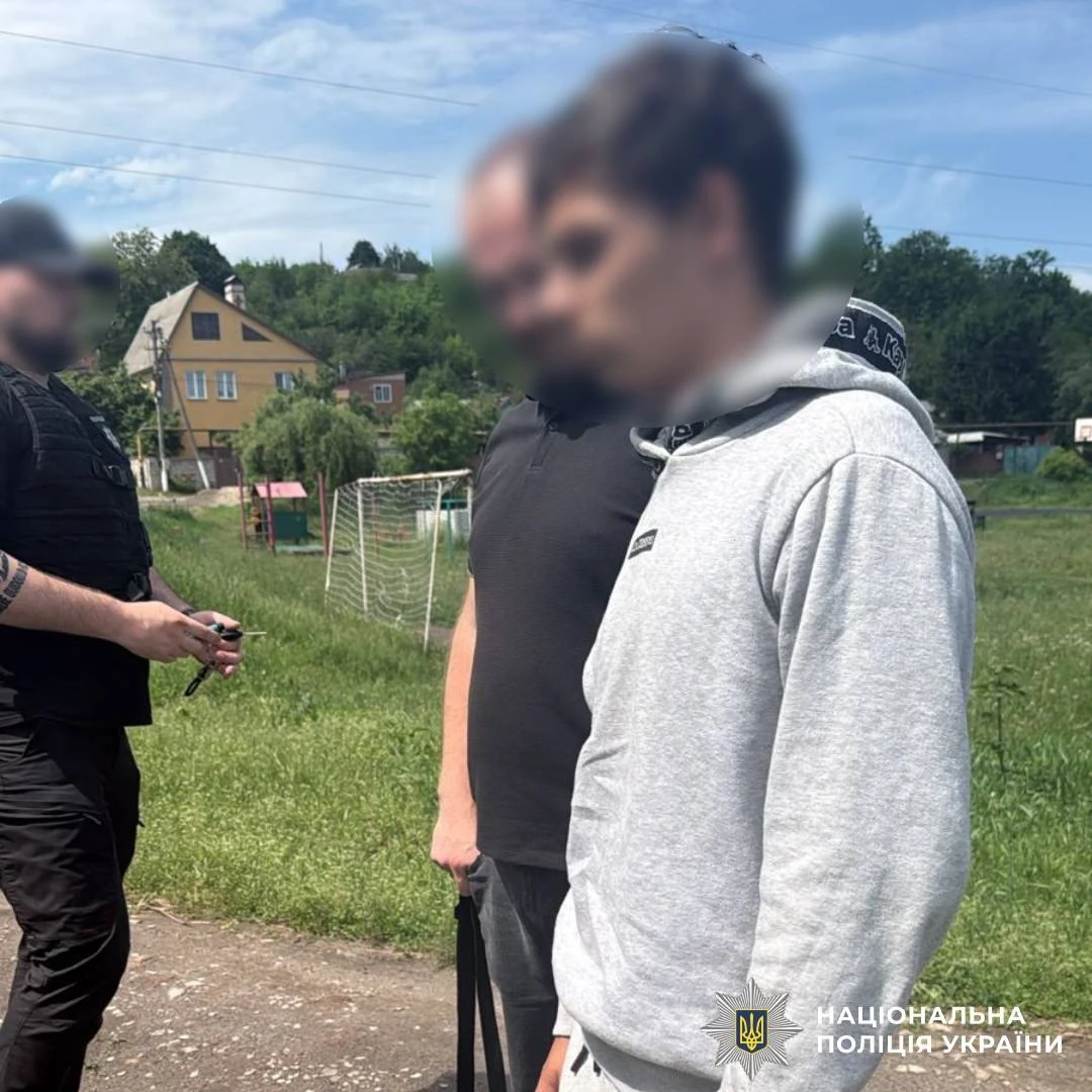 На Харківщині чоловіка підозрюють у виготовленні та розповсюдженні дитячої порнографії