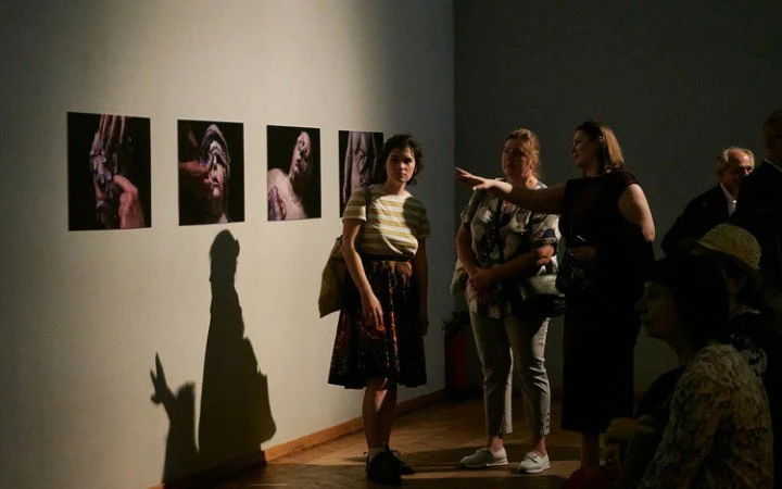 У Національному Художньому музеї відкрилася виставка про мистецтво воєнного часу України та Польщі