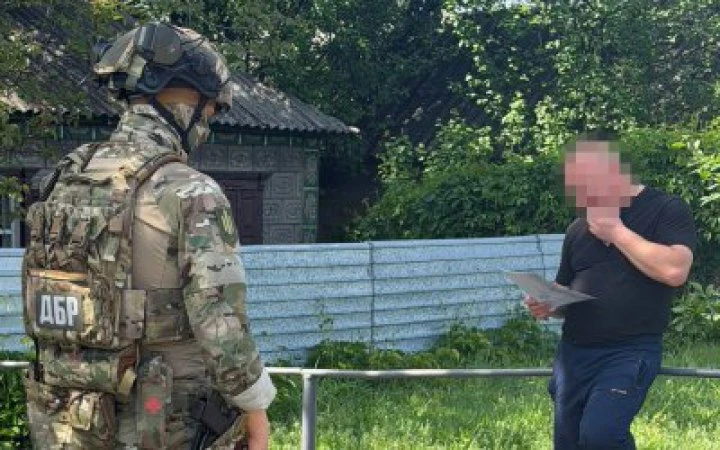 Посадовця військової частини із Хмельниччини підозрюють у продажі 17 тонн пального