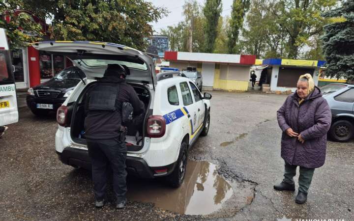 Поліція продовжує допомагати евакуюватись мирним мешканцям Куп’янського району Харківщини