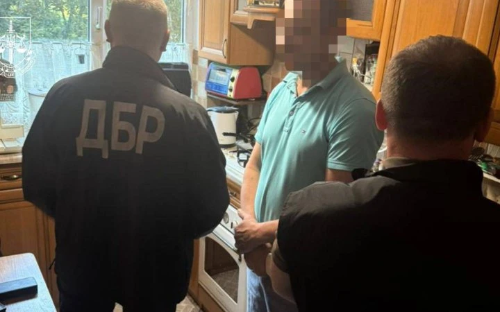 На Львівщині суддя “викупив” у ТЦК свого родича за 8 тисяч доларів, – прокуратура