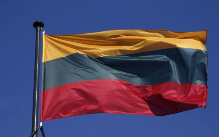 Литва вручила ноту протесту голові посольства Росії через ракетні та дронові удари по Україні