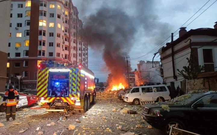Головне за ніч та ранок неділі, 28 вересня: масована ворожа атака, загиблі й руйнування в Києві, понад 170 боєзіткнень