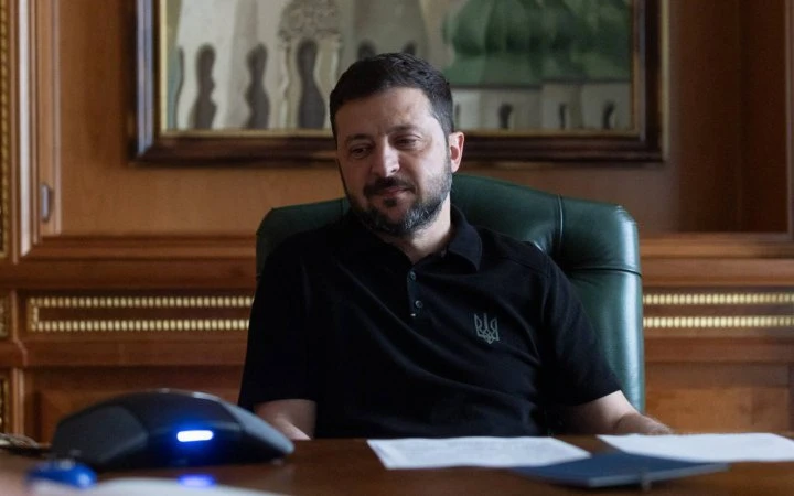 ППО, постачання ракет та виробництво дронів: Зеленський провів розмову із Макроном