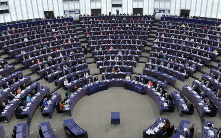 Європарламент закликав ЄС притягнути до відповідальності винних у депортації українських дітей